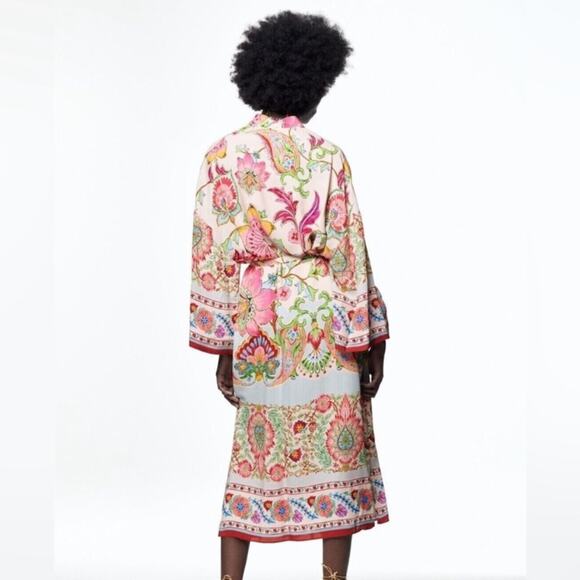 New Zara Blogger Favorite Belted Floral Printed Kimono Size Small - Picture 4 of 16